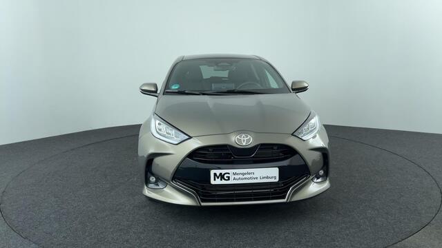 Toyota YARIS 1.5 Hybrid 130 Executive / Panoramadak / HUD / JBL