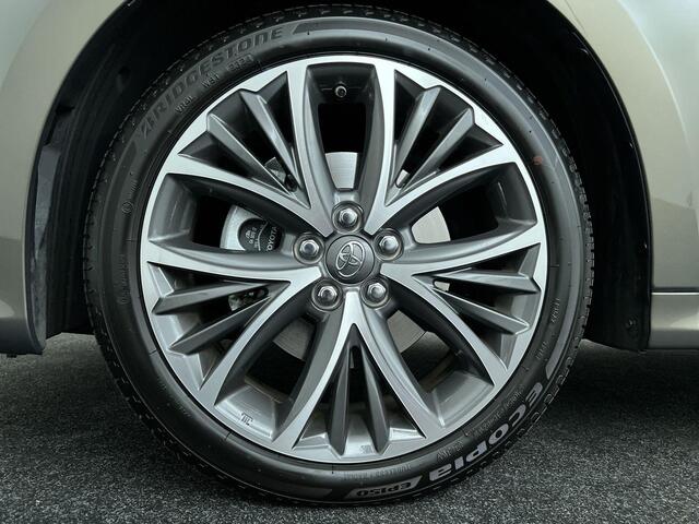 Toyota YARIS 1.5 Hybrid 130 Executive / Panoramadak / HUD / JBL