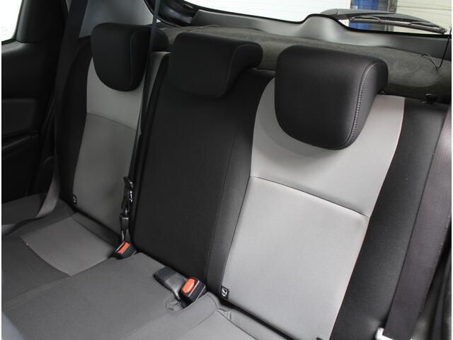 Toyota YARIS 1.5 Hybrid Dynamic CLIMATE | CRUISE | LED | CAMERA | CARPLAY | KEYLESS