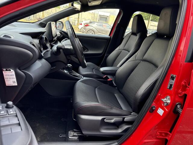 Toyota YARIS 1.5 Hybrid Executive **STOEL EN STUURWIELVERWARMING/ HEAD-UP DISPLAY/ CLIMATE CONTROL/ 36 MAANDEN GARANTIE**