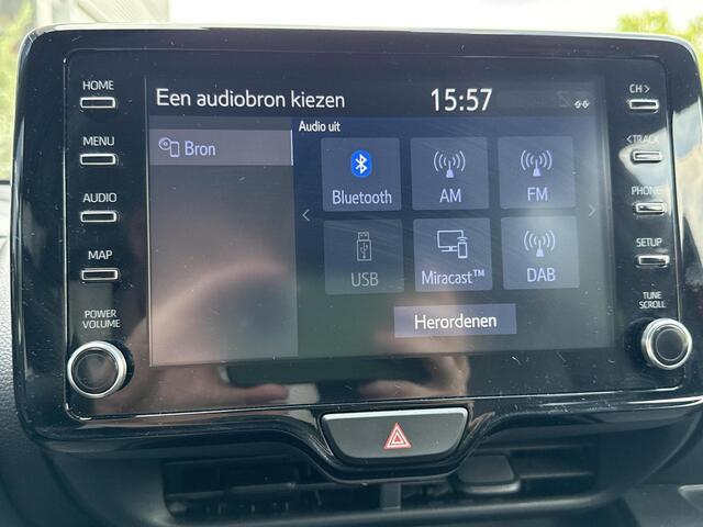 Toyota YARIS 1.5 Hybrid Executive **STOEL EN STUURWIELVERWARMING/ HEAD-UP DISPLAY/ CLIMATE CONTROL/ 36 MAANDEN GARANTIE**