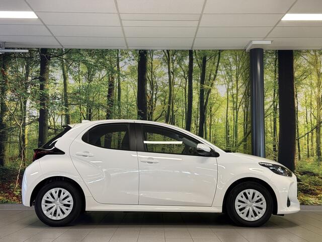 Toyota YARIS 1.5 Hybrid Active | Adaptieve Cruise Control | Achteruitrijcamera | Bluetooth | Navigatie | Airconditioning | Apple Carplay | Android Auto | DAB |