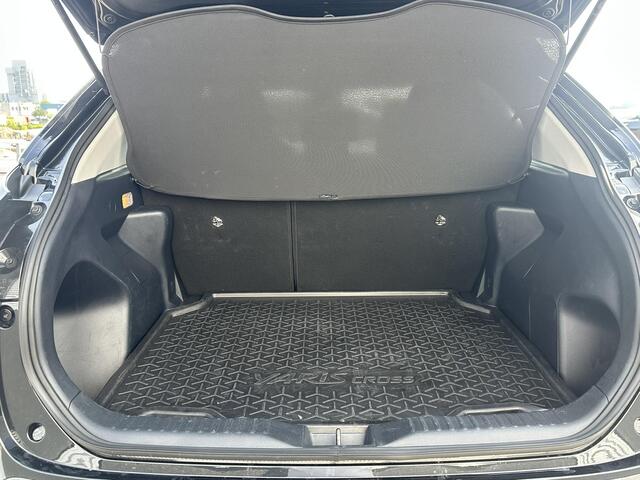 Toyota YARIS Cross 1.5 Hybrid Dynamic Edition AppleCarPlay / AndroidAuto, Navigatie, Parkeersensoren, Smart key, Privacy glass, Achteruitrijcamera, Adaptieve cruise control