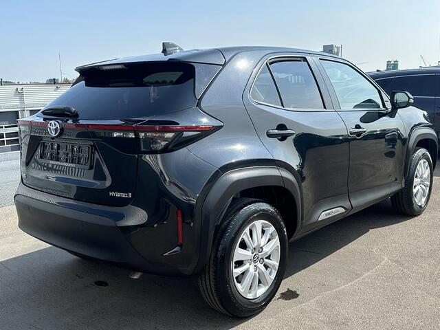 Toyota YARIS Cross 1.5 Hybrid Dynamic Edition AppleCarPlay / AndroidAuto, Navigatie, Parkeersensoren, Smart key, Privacy glass, Achteruitrijcamera, Adaptieve cruise control