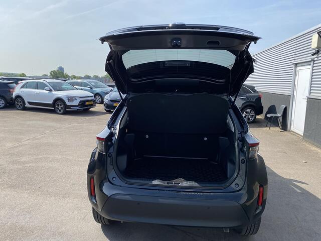 Toyota YARIS Cross 1.5 Hybrid Dynamic edition Incl: AppleCarPlay / AndroidAuto, Navigatie, Parkeersensoren, Smart key, Privacy glass, Achteruitrijcamera, Adaptieve cruise control