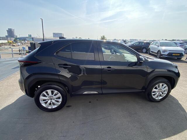 Toyota YARIS Cross 1.5 Hybrid Dynamic edition Incl: AppleCarPlay / AndroidAuto, Navigatie, Parkeersensoren, Smart key, Privacy glass, Achteruitrijcamera, Adaptieve cruise control