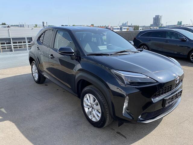 Toyota YARIS Cross 1.5 Hybrid Dynamic edition Incl: AppleCarPlay / AndroidAuto, Navigatie, Parkeersensoren, Smart key, Privacy glass, Achteruitrijcamera, Adaptieve cruise control