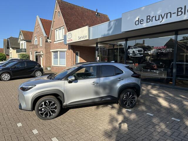 Toyota YARIS Cross 1.5 Hybrid 130pk Executive Limited dodehoekdetectie / stoelverwarming / stuurwielverwarming / parkeersensoren voor + achter / Navigatie / Apple Carplay / Android Auto / parkeercamera / Nieuwe auto / 10 jaar garantie / rijklaarprijs