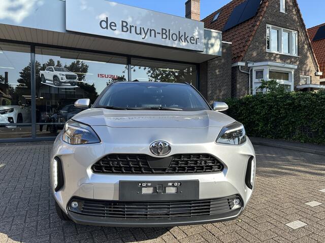 Toyota YARIS Cross 1.5 Hybrid 130pk Executive Limited dodehoekdetectie / stoelverwarming / stuurwielverwarming / parkeersensoren voor + achter / Navigatie / Apple Carplay / Android Auto / parkeercamera / Nieuwe auto / 10 jaar garantie / rijklaarprijs