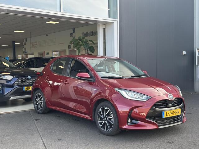Toyota YARIS 1.5 Hybrid Dynamic Trekhaak | Parkeersensoren V + A | LM Velgen | Climate control