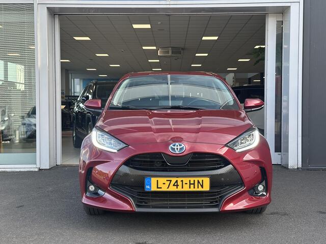 Toyota YARIS 1.5 Hybrid Dynamic Trekhaak | Parkeersensoren V + A | LM Velgen | Climate control