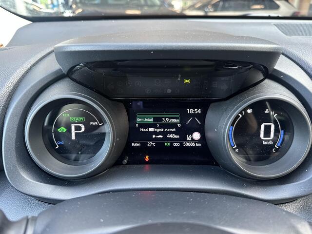 Toyota YARIS 1.5 Hybrid Dynamic Trekhaak | Parkeersensoren V + A | LM Velgen | Climate control