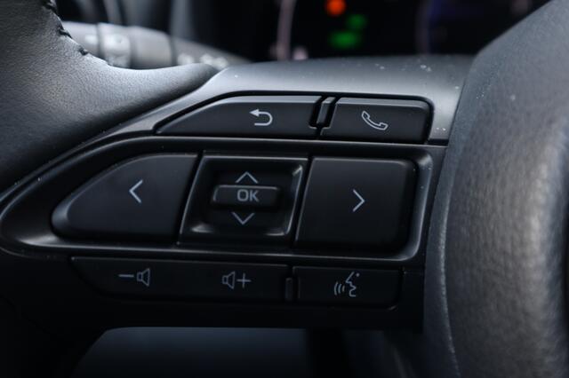 Toyota YARIS 1.5 Hybrid 115 First Edition + Comfort Pack