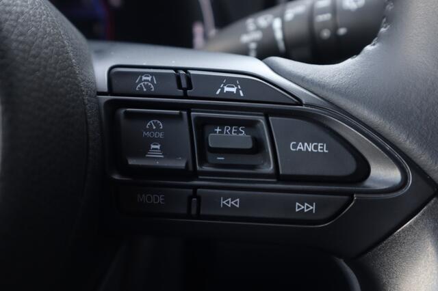 Toyota YARIS 1.5 Hybrid 115 First Edition + Comfort Pack