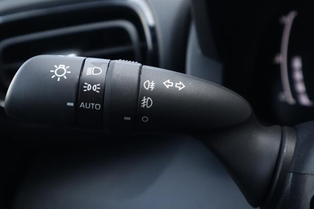 Toyota YARIS 1.5 Hybrid 115 First Edition + Comfort Pack