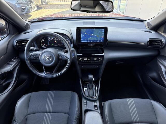 Toyota YARIS Cross 1.5 Hybrid Adventure **NAVIGATIE/ DODEHOEK DETECTIE/ STOEL EN STUURWIELVERWARMING/ 36 MAANDEN GARANTIE**