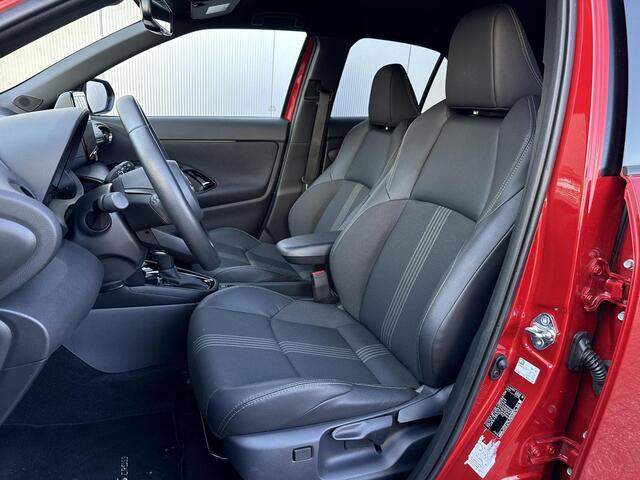 Toyota YARIS Cross 1.5 Hybrid Adventure **NAVIGATIE/ DODEHOEK DETECTIE/ STOEL EN STUURWIELVERWARMING/ 36 MAANDEN GARANTIE**