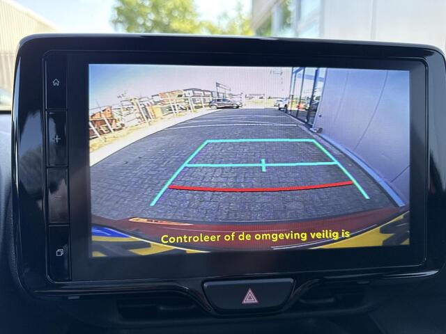 Toyota YARIS Cross 1.5 Hybrid Adventure **NAVIGATIE/ DODEHOEK DETECTIE/ STOEL EN STUURWIELVERWARMING/ 36 MAANDEN GARANTIE**