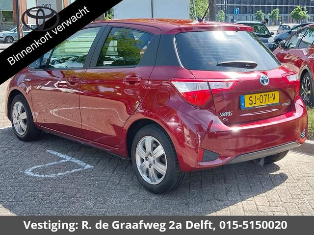 Toyota YARIS 1.5 Hybrid Design Red | Climate Control | Lichtmetalen velgen | Camera |
