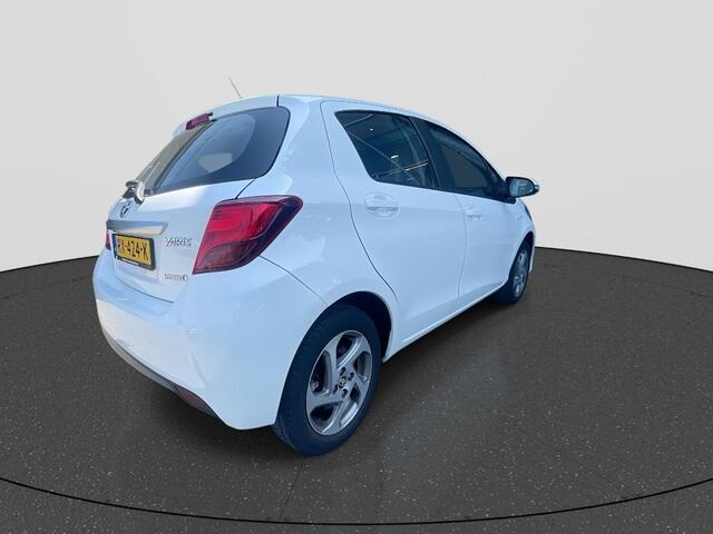 Toyota YARIS 1.5 Hybrid Lease