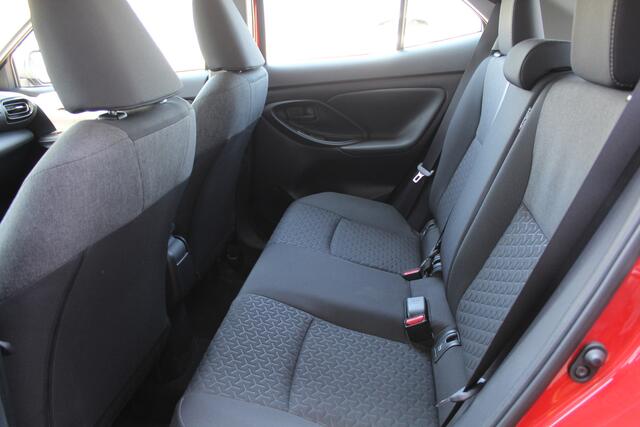 Toyota YARIS Cross 1.5 Hybrid Dynamic Plus | Rijklaar | Head Up | El. achterklep | Stoel-/stuurverw. | LED | Navi | Apple/Android | Keyless | Camera