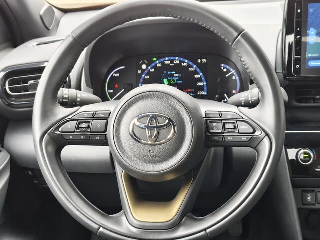 Toyota YARIS 1.5 Hybrid Explore | Navi | Sensoren v/a | Stoelverwarming
