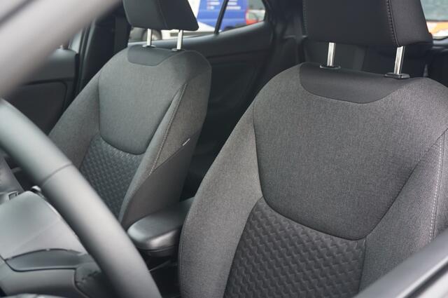 Toyota YARIS 1.5 Hybr 130 Pk Teamplayer NIEUW | 15 JR GARANTIE | WINTERPACK |