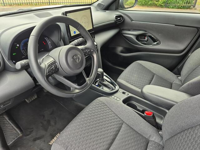 Toyota YARIS Cross 1.5 Hybrid 115 First Edition | Stoel- + stuurverwarming | Navigatie | Parkeercamera | LED koplampen |
