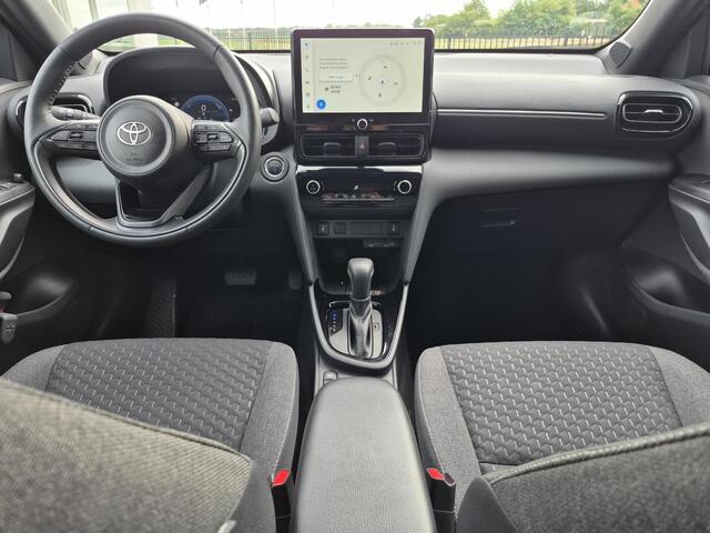 Toyota YARIS Cross 1.5 Hybrid 115 First Edition | Stoel- + stuurverwarming | Navigatie | Parkeercamera | LED koplampen |
