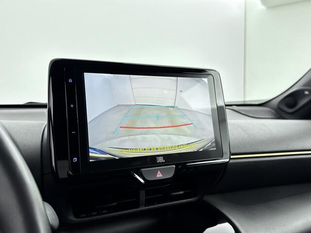 Toyota YARIS Cross 1.5 Hybrid Adventure | JBL Premium Audio Systeem | Stoelverwarming | Parkeersensoren |