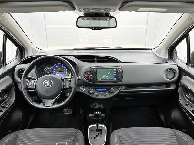 Toyota YARIS 1.5 Hybrid Dynamic | Nederlandse auto | Panoramadak | Dealer onderhouden | Navigatie | Safety Sense |