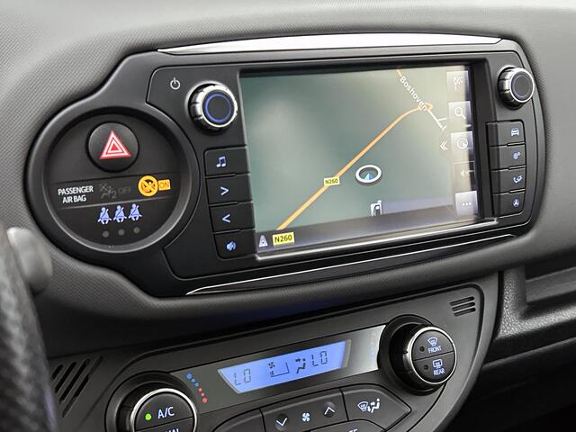 Toyota YARIS 1.5 Hybrid Dynamic | Nederlandse auto | Panoramadak | Dealer onderhouden | Navigatie | Safety Sense |
