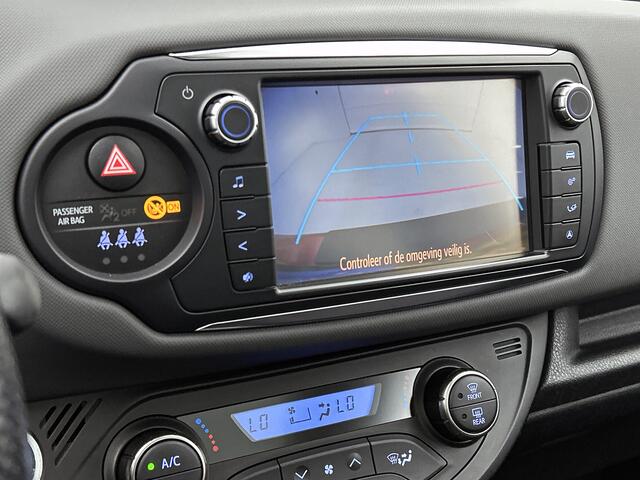 Toyota YARIS 1.5 Hybrid Dynamic | Nederlandse auto | Panoramadak | Dealer onderhouden | Navigatie | Safety Sense |
