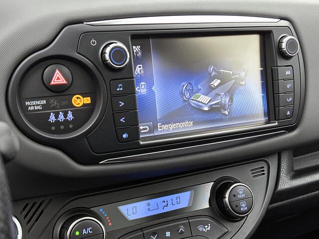 Toyota YARIS 1.5 Hybrid Dynamic | Nederlandse auto | Panoramadak | Dealer onderhouden | Navigatie | Safety Sense |