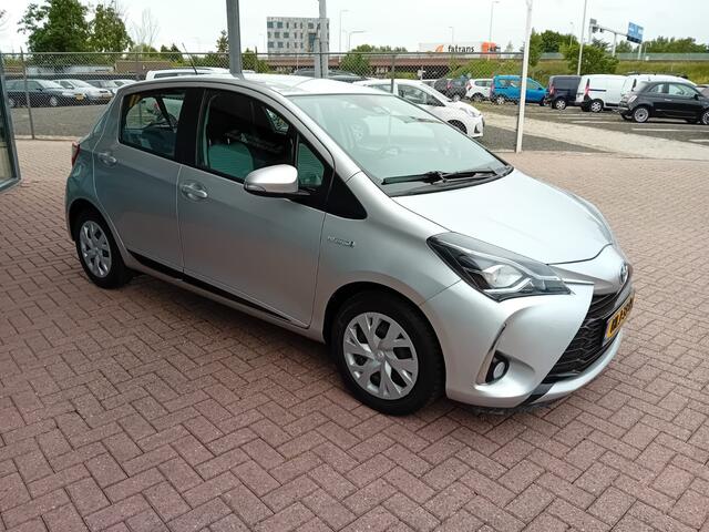 Toyota YARIS 1.5 Hybrid Automaat, Airco(automatisch), Multimediasysteem, Bluetooth, Camera, Lane assist, Bots waarschuwingssysteem, Elektrische ramen en spiegels, Keyless start, Nette auto, BOVAG