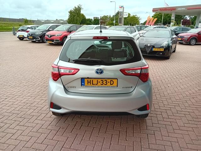Toyota YARIS 1.5 Hybrid Automaat, Airco(automatisch), Multimediasysteem, Bluetooth, Camera, Lane assist, Bots waarschuwingssysteem, Elektrische ramen en spiegels, Keyless start, Nette auto, BOVAG