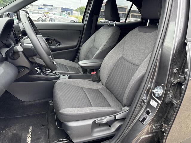 Toyota YARIS Cross 1.5 Hybrid Dynamic Ultimate **STOEL EN STUIURWIELVERWARMING/ KEYLESS/ ADAPTIEF CRUISE CONTROL/ 36 MAANDEN GARANTIE**