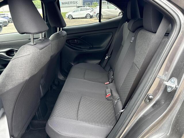 Toyota YARIS Cross 1.5 Hybrid Dynamic Ultimate **STOEL EN STUIURWIELVERWARMING/ KEYLESS/ ADAPTIEF CRUISE CONTROL/ 36 MAANDEN GARANTIE**