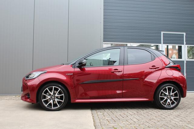 Toyota YARIS 1.5 Hybrid Executive Zwart dak Leder bekleding