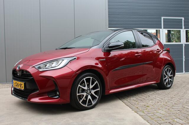 Toyota YARIS 1.5 Hybrid Executive Zwart dak Leder bekleding