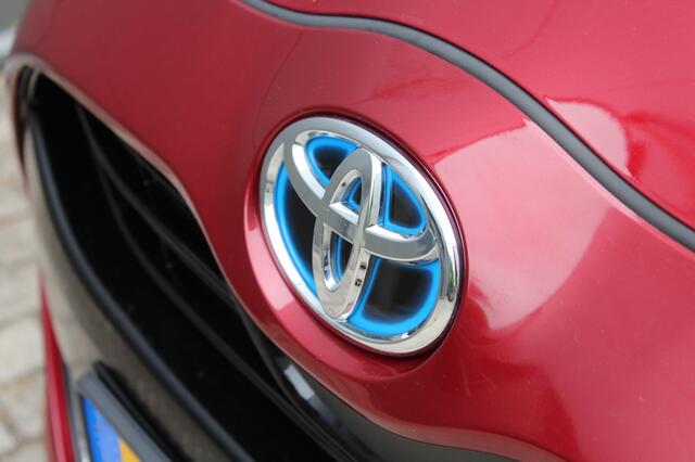 Toyota YARIS 1.5 Hybrid Executive Zwart dak Leder bekleding