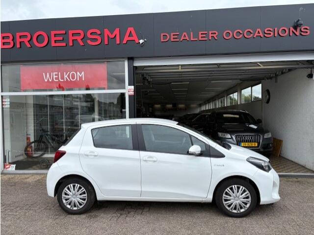 Toyota YARIS 1.5 Hybrid Trend AUTOMAAT * NAVI * XENON * CLIMATE * DEALERONDERHOUDEN * NW APK *