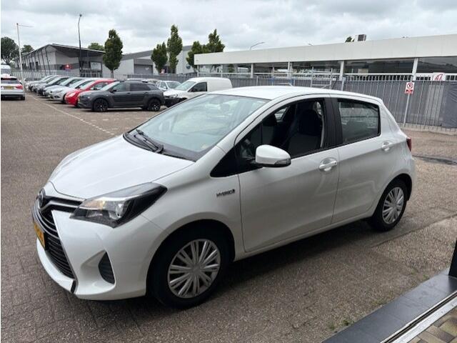 Toyota YARIS 1.5 Hybrid Trend AUTOMAAT * NAVI * XENON * CLIMATE * DEALERONDERHOUDEN * NW APK *