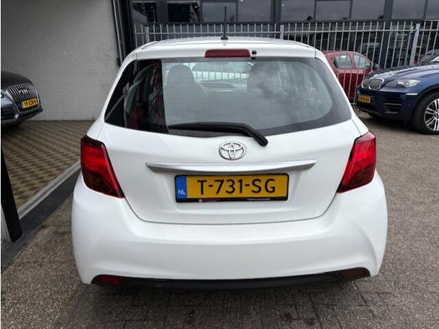 Toyota YARIS 1.5 Hybrid Trend AUTOMAAT * NAVI * XENON * CLIMATE * DEALERONDERHOUDEN * NW APK *