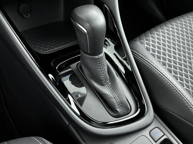 Toyota YARIS 1.5 Hybrid Executive Limited | Half-Leder Interieur | Glazen Panoramadak |