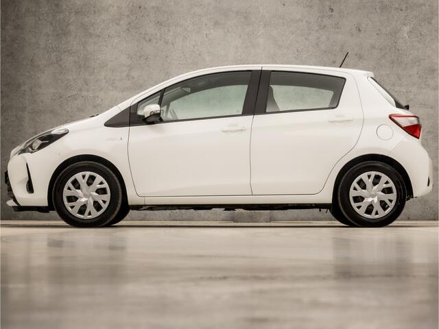 Toyota YARIS 1.5 Hybrid Active Automaat (CAMERA, CLIMATE, CRUISE, SPORTSTOELEN, LANE ASSIST, ELEK RAMEN, BLUETOOTH, NIEUWSTAAT)