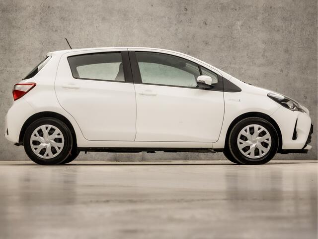 Toyota YARIS 1.5 Hybrid Active Automaat (CAMERA, CLIMATE, CRUISE, SPORTSTOELEN, LANE ASSIST, ELEK RAMEN, BLUETOOTH, NIEUWSTAAT)