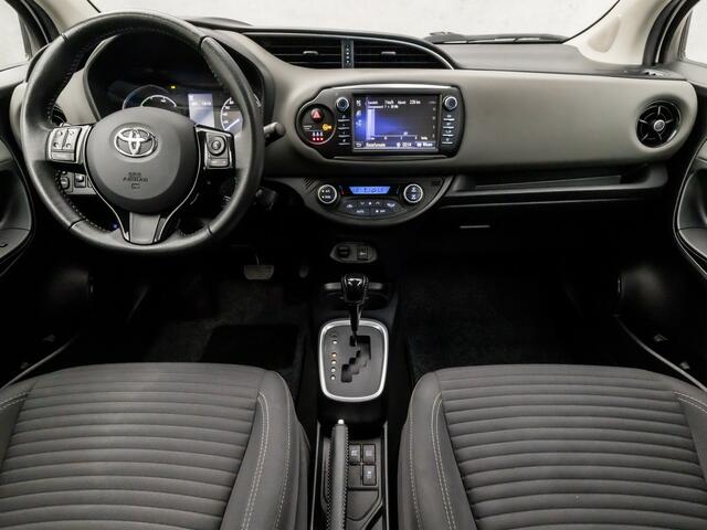 Toyota YARIS 1.5 Hybrid Active Automaat (CAMERA, CLIMATE, CRUISE, SPORTSTOELEN, LANE ASSIST, ELEK RAMEN, BLUETOOTH, NIEUWSTAAT)