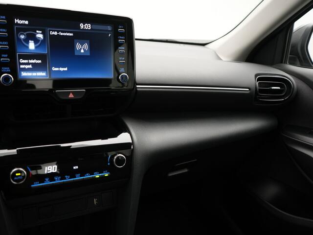 Toyota YARIS Cross 1.5 Hybrid Business | NL-Auto | Parkeercamera | Apple Carplay /- Android Auto |