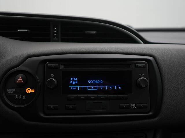 Toyota YARIS 1.0 VVT-i Comfort | NL-Auto | Bluetooth Radio |